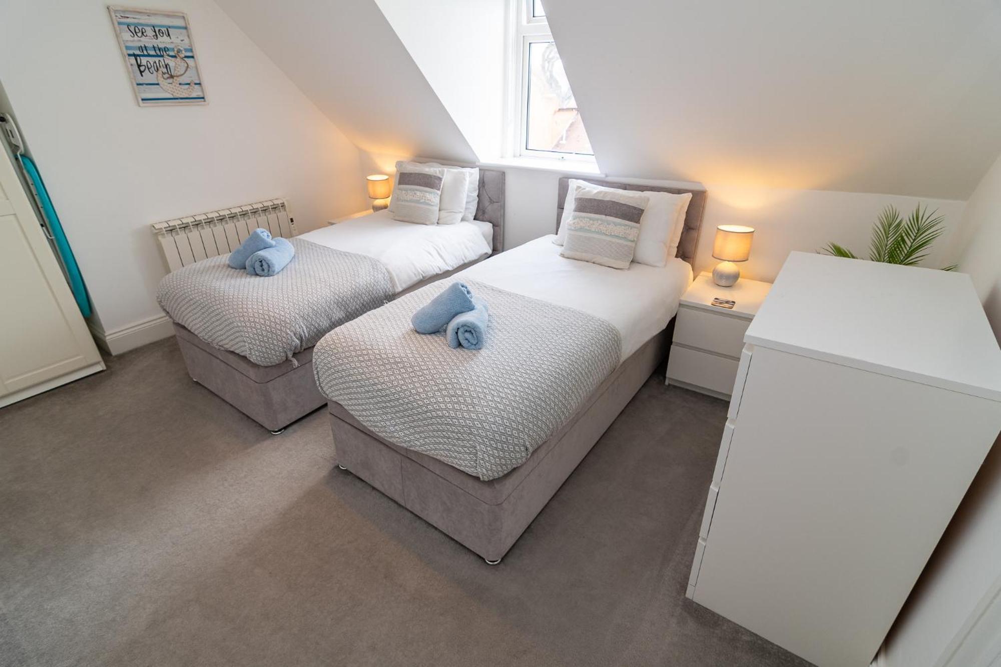 Light Airy 3 Bed Town Cntr Flat 700M To The Beach Bournemouth Eksteriør billede