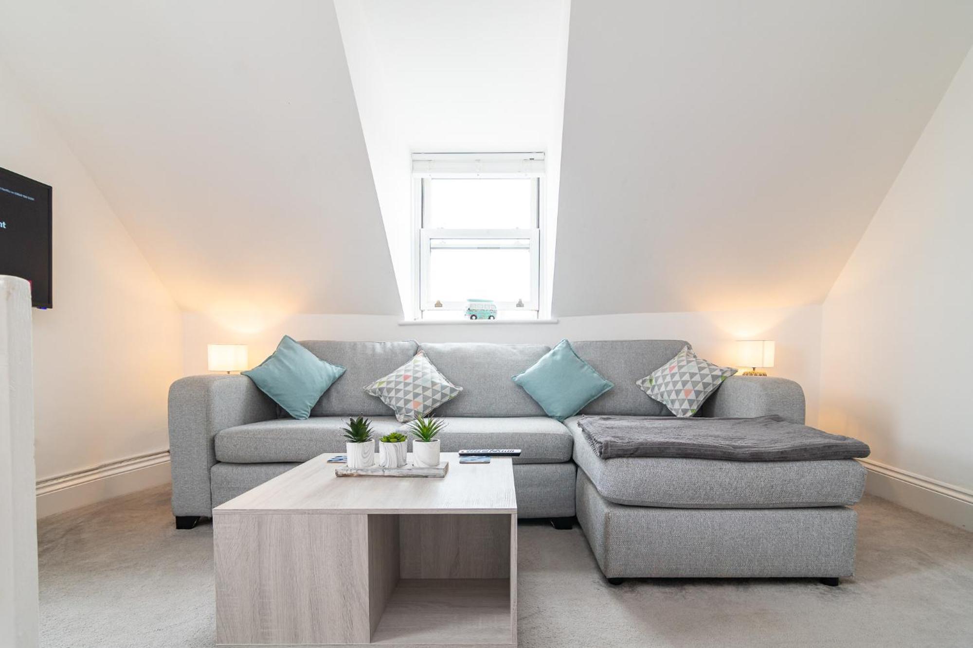 Light Airy 3 Bed Town Cntr Flat 700M To The Beach Bournemouth Eksteriør billede